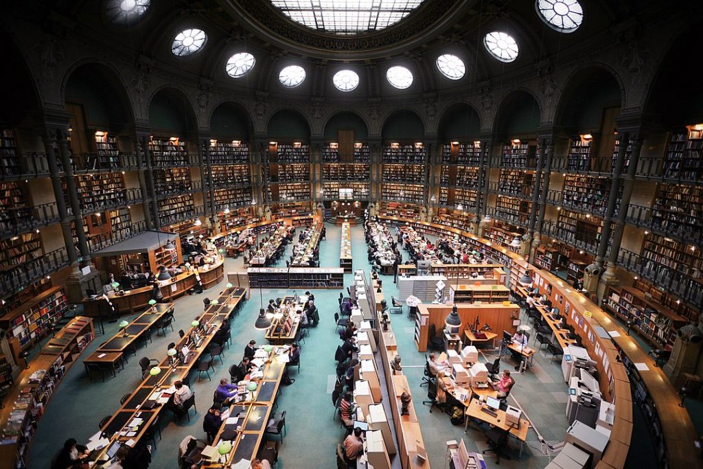 Bibliothèque nationale de France Source: Vincent Desjardins – Flickr: Eredeti fotó, CC BY 2.0, URL: https://commons.wikimedia.org/w/index.php?curid=22087211