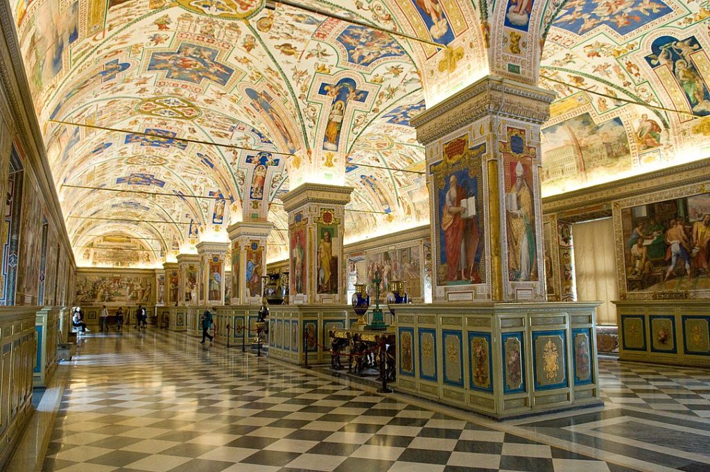 The Sistine Hall of the Vatican Library Source: Michal Osmenda – Brussels, Belgium – The Sistine Hall of the Vatican Library, CC BY-SA 2.0, URL: https://commons.wikimedia.org/w/index.php?curid=24417300